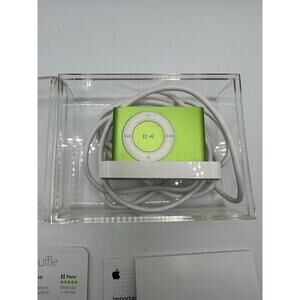 Apple IPod Shuffle 2nd Generation 1GB Green  With Dock original box
